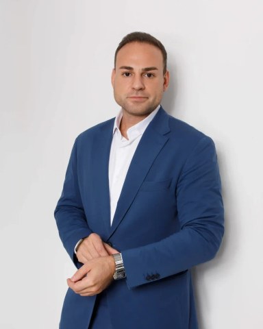 Антон Смирнов